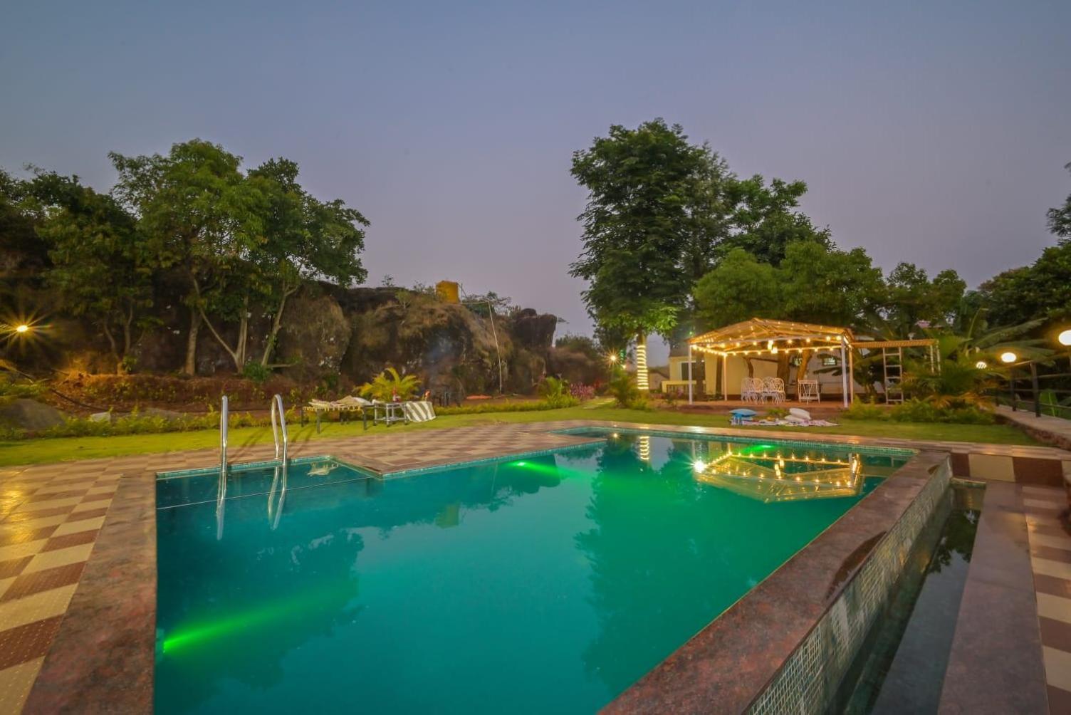 Lifeline -flamingo Luxurious Valley View 2bhk Infinity Pool With Huge Open Space Panchgani