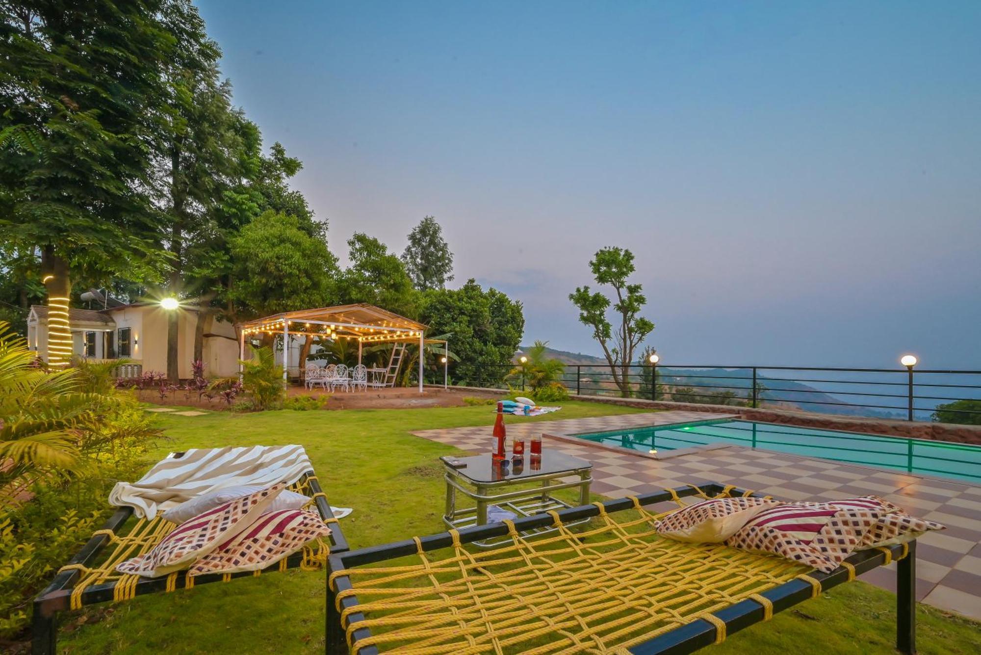 Homestay Lifeline -flamingo Luxurious Valley View 2bhk Infinity Pool With Huge Open Space Panchgani