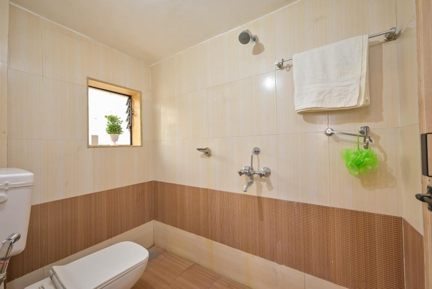 Lifeline -flamingo Luxurious Valley View 2bhk Infinity Pool With Huge Open Space Homestay *